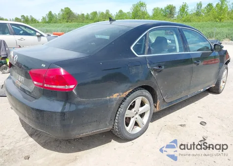 2013 Volkswagen Passat 2.5L Se z USA, uszkodzony, nr VIN 1VWBP7A36DC012788